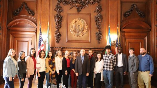 Студенты Американского университета планируют посетить Узбекистан - Sputnik Узбекистан