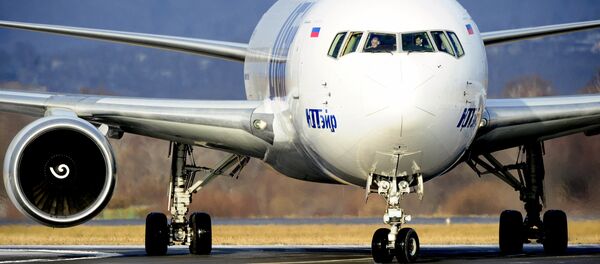 Самолет Boeing 767-200 авиакомпании ЮТэйр Самолет Boeing 767-200 авиакомпании ЮТэйр - Sputnik Узбекистан