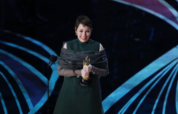Актриса Оливия Колман с наградой за лучшую женскую роль на церемонии вручения Оскар-2019 - Sputnik Узбекистан