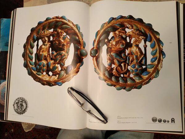 Сокровища Афганистана: как спасали золото Бактрии Сокровища Афганистана: как спасали золото Бактрии - Sputnik Узбекистан