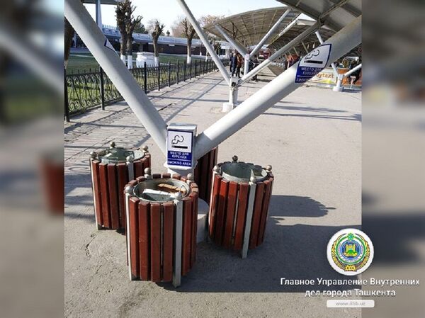 В аэропорту Ташкента появились знаки, запрещающие курение - Sputnik Узбекистан