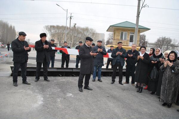 Қўқонда Тожикистонга олиб борувчи йўл очилди Қўқонда Тожикистонга олиб борувчи йўл очилди - Sputnik Ўзбекистон