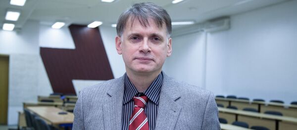 Заместитель директора Института демографии НИУ ВШЭ Михаил Денисенко Заместитель директора Института демографии НИУ ВШЭ Михаил Денисенко - Sputnik Ўзбекистон