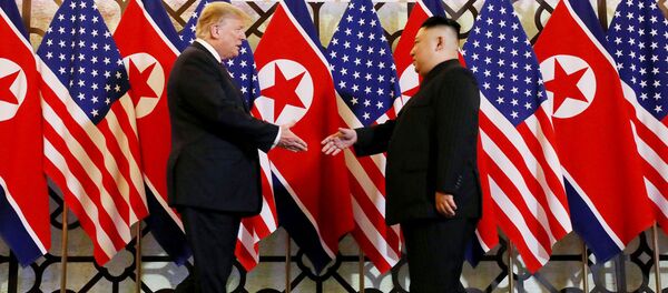 Президент США Дональд Трамп и северокорейский лидер Ким Чен Ын  - Sputnik Ўзбекистон