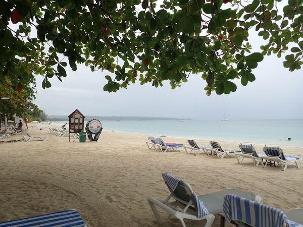 Пляж Seven Mile Beach на Ямайке - Sputnik Ўзбекистон