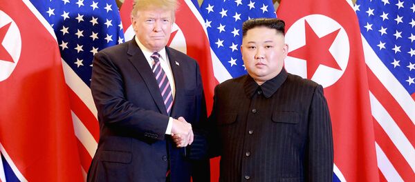 Президент США Дональд Трамп и северокорейский лидер Ким Чен Ын Президент США Дональд Трамп и северокорейский лидер Ким Чен Ын - Sputnik Ўзбекистон