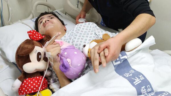 Узбекистанец Абрам Окилов в корейской больнице Сангги Пик Пионвон - Sputnik Ўзбекистон