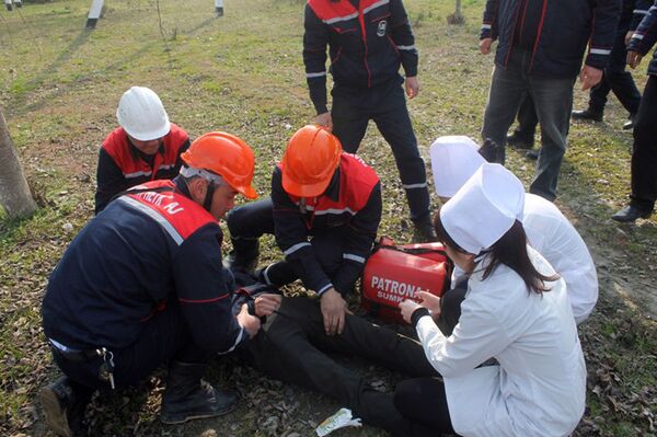 Землетрясение не станет неожиданностью: узбекские спасатели провели учения Землетрясение не станет неожиданностью: узбекские спасатели провели учения - Sputnik Узбекистан