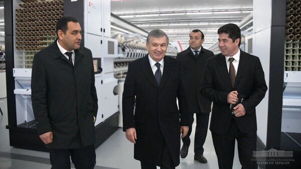 Президент посетил передовой промышленный комплекс Туракургана - Sputnik Узбекистан