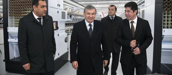 Президент посетил передовой промышленный комплекс Туракургана - Sputnik Узбекистан