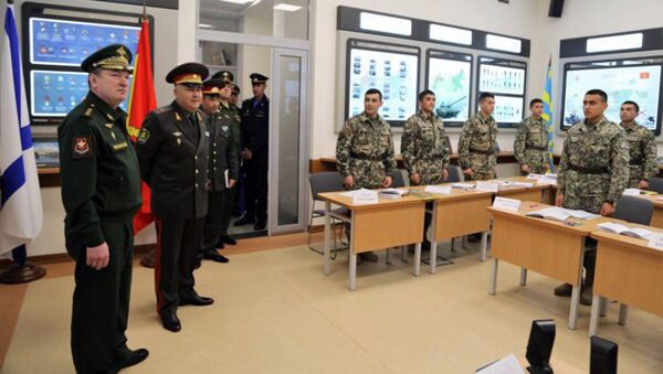 Командование ЦВО поделилось опытом действий на Ближнем Востоке с военными Узбекистана - Sputnik Ўзбекистон