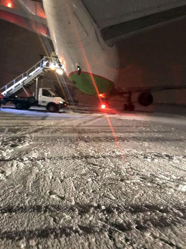 В UzAirways назвали возможные причины инцидента с самолетом в Пулково - Sputnik Узбекистан