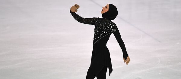 Formadagi politsiyachilar bilan jinsiy aloqa Tasmali uchta porno tomosha qiling