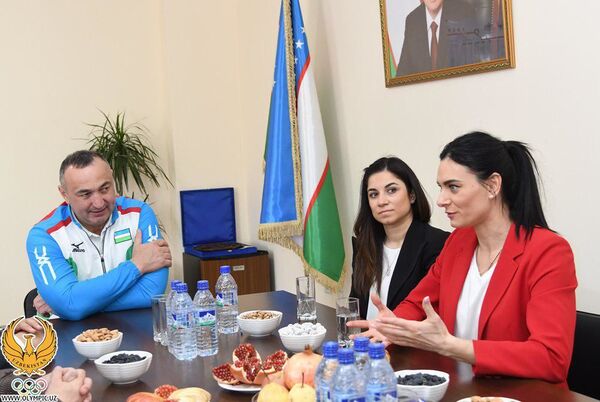 Елена Исинбаева енгил атлетикани ривожлантириш бўйича қимматли маслаҳатлар берди Елена Исинбаева енгил атлетикани ривожлантириш бўйича қимматли маслаҳатлар берди - Sputnik Ўзбекистон