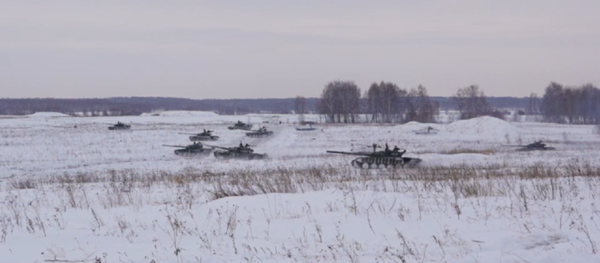 Учения танкистов на полигоне Чебаркуль в Челябинске - Sputnik Узбекистан