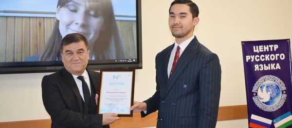 Студенты Ташкентского государственного университета узбекского языка и литературы имени Алишера Навои выиграли международную олимпиаду по русскому языку Студенты Ташкентского государственного университета узбекского языка и литературы имени Алишера Навои выиграли международную олимпиаду по русскому языку - Sputnik Ўзбекистон