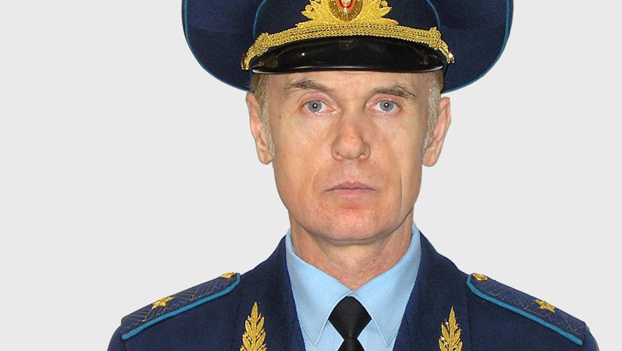 Заслуженные летчики. Владимир Попов военный летчик генерал майор. Заслуженный военный летчик России Владимир Попов. Владимир Попов - генерал-майор, заслуженный военный лётчик России. Генерал Попов Владимир Александрович летчик.