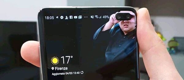 Samsung с необычной селфи-камерой - Sputnik Ўзбекистон