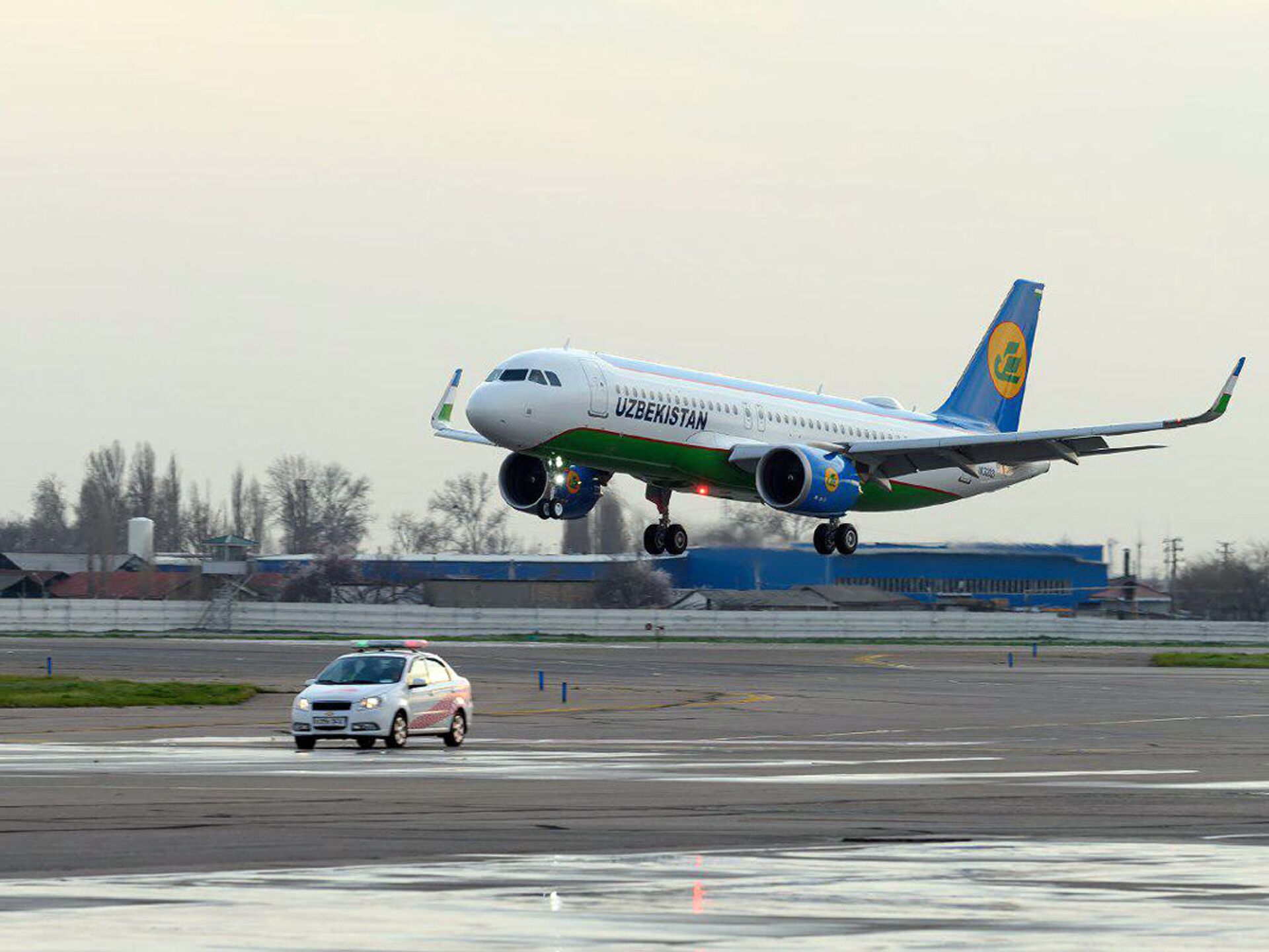 Хаво янги. Узбекистан авиакомпания хаво йуллари. Аэробус а320 Узбекистон хаво йуллари. Airbus a321 Neo Uzbekistan Airways Бухара. Узбекистан Airways Airbus 320 Нео.
