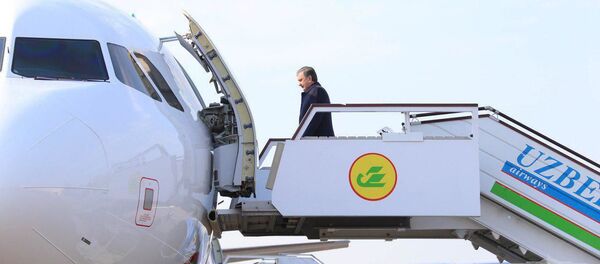 Шавкат Мирзиёев отправился в Навоийскую область Шавкат Мирзиёев отправился в Навоийскую область - Sputnik Ўзбекистон