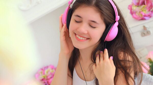 В свободное время Сабина слушает Beyonce или Эллу Фицджеральд В свободное время Сабина слушает Beyonce или Эллу Фицджеральд - Sputnik Узбекистан