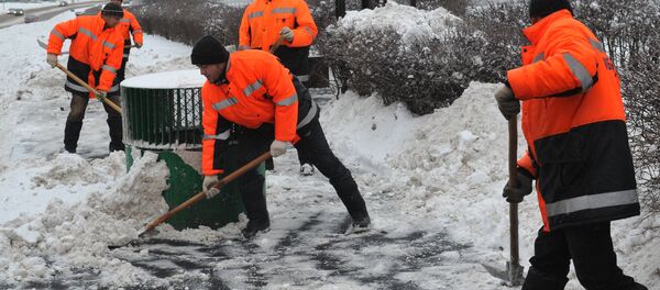 Уборка снега в Москве Уборка снега в Москве - Sputnik Ўзбекистон