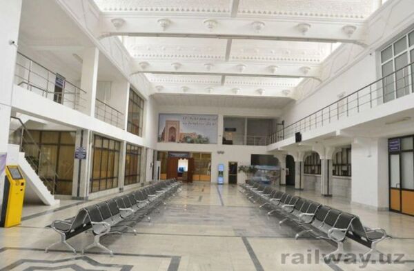 Деревья, библиотека и Wi-Fi: каким будет вокзал Термеза после ремонта Деревья, библиотека и Wi-Fi: каким будет вокзал Термеза после ремонта - Sputnik Узбекистан