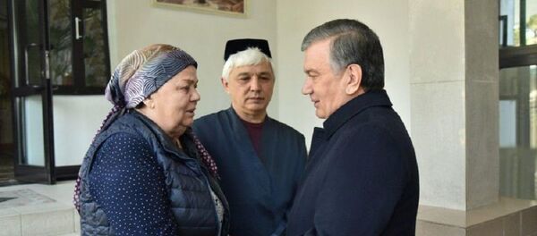 Шавкат Мирзиёев выразил соболезнования семье Мираброра Усманова Шавкат Мирзиёев выразил соболезнования семье Мираброра Усманова - Sputnik Ўзбекистон