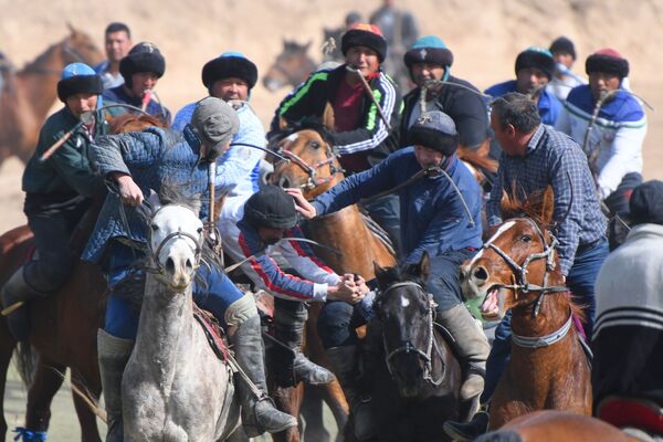 Uchastniki turnira po kupkari v Samarkandskoy oblasti Uzbekistana - Sputnik O‘zbekiston