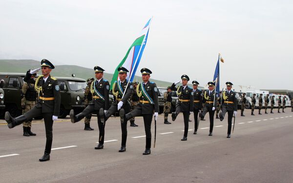 В войска Минобороны Узбекистана передана новая военная техника и вооружение  - Sputnik Узбекистан