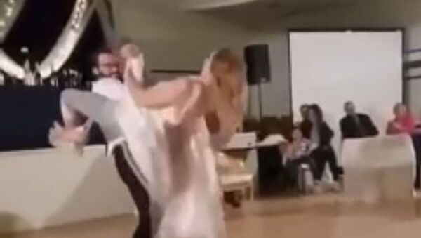 Чуть до драки не дошло: новый уровень свадебного танца - Sputnik Узбекистан