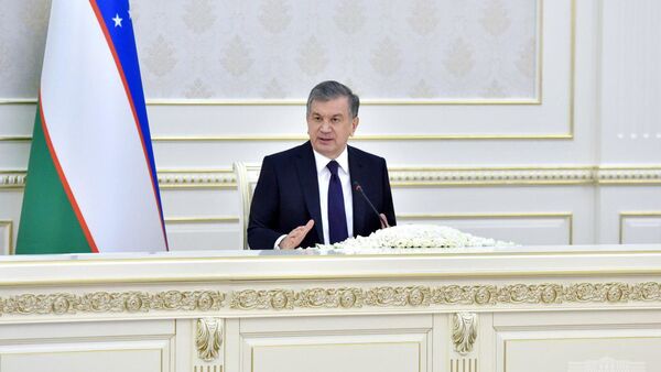 Президент Узбекистана Шавкат Мирзиёев на видеоселекторном совещании по вопросам усиления внимания к молодежи - Sputnik Узбекистан