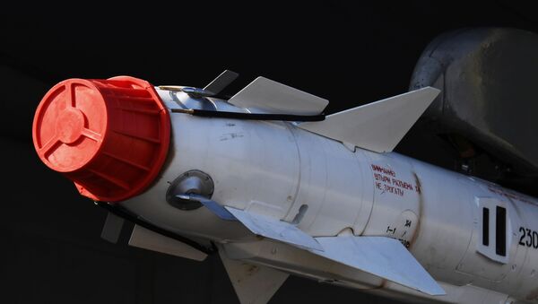 Upravlyayemaya raketa klassa vozdux-vozdux malogo radiusa deystviya R-73 - Sputnik Oʻzbekiston