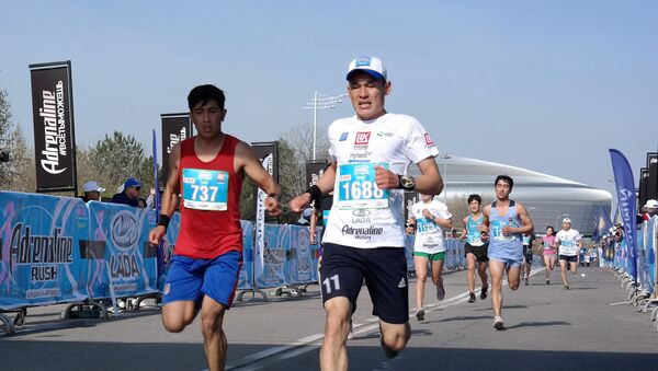 В самом ожидаемом забеге 2019 года участники пробежали две дистанции - 21,097 км (полумарафон) и забег спутник на 5 км - Sputnik Ўзбекистон