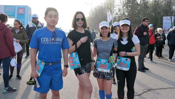 Главное спортивное событие года — самый крупный забег в Узбекистане - Ташкентский марафон - собрал около 1,7 тысяч участников.  - Sputnik Ўзбекистон