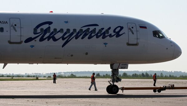 Пассажирский самолет Боинг 757-200 авиакомпании Якутия - Sputnik Узбекистан