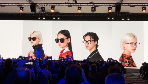 Huawei представили свои первые умные очки  - Sputnik Узбекистан