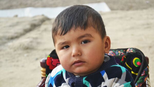 Что случилось с ребенком, у которого нашли 16 иголок в теле - Sputnik Узбекистан