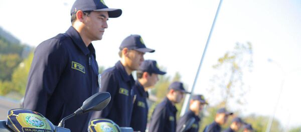 Сотрудники бюро принудительного исполнения Узбекистана Сотрудники бюро принудительного исполнения Узбекистана - Sputnik Ўзбекистон