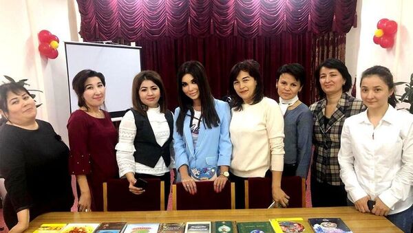 Звезды узбекской эстрады приняли участие в акции  - Sputnik Узбекистан