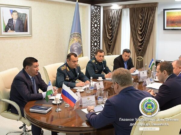 ГУВД Ташкента поделилось с коллегами из Москвы опытом борьбы с экстремизмом - Sputnik Узбекистан