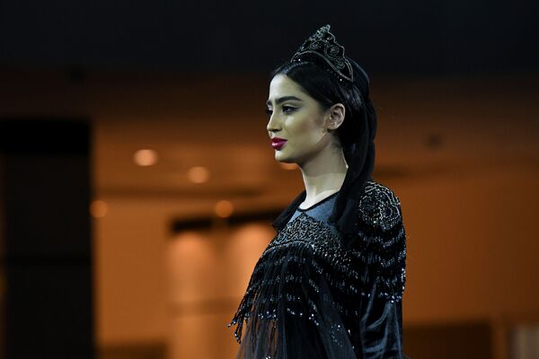 Показ Haute couture в комлексе Заркайнар в рамках Uzbekistan Fashion Week - Sputnik Узбекистан