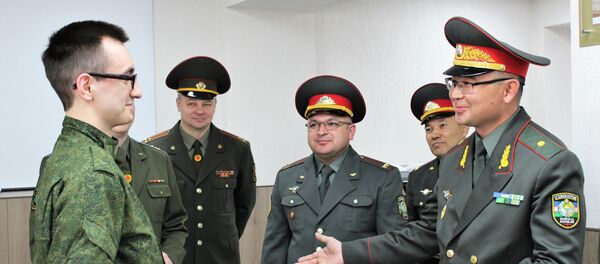 Узбекистан и Беларусь решили усилить сотрудничество в области подготовки военных кадров Узбекистан и Беларусь решили усилить сотрудничество в области подготовки военных кадров - Sputnik Ўзбекистон