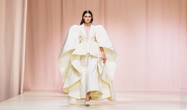 Роскошь и сложный крой: в Ташкенте прошел показ арабского дизайнера - Sputnik Узбекистан