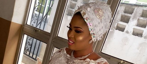 Невеста в свадебном тюрбане - Sputnik Узбекистан