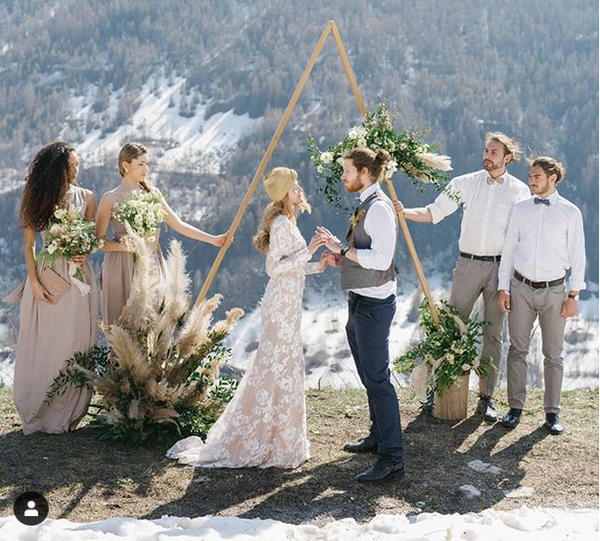 Мусульманки в восторге: невесты заменили фату на традиционный головной убор - Sputnik Узбекистан