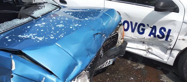 V Kokande popal v DTP avtomobil, podarenniy prezidentom strani otsu troynyashek V Kokande popal v DTP avtomobil, podarenniy prezidentom strani otsu troynyashek - Sputnik O‘zbekiston