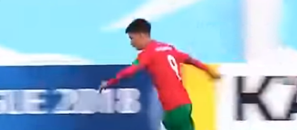 Лучший в лиге чемпионов: умопомрачительный гол узбекистанца - Sputnik Узбекистан