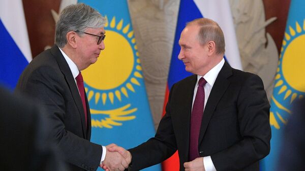 Prezident RF V. Putin vstretilsya s prezidentom Kazaxstana K.-J. Tokayevim - Sputnik O‘zbekiston