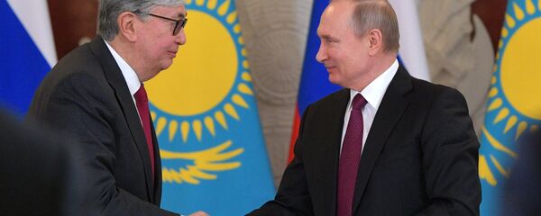 Президент РФ В. Путин встретился с президентом Казахстана К.-Ж. Токаевым - Sputnik Узбекистан